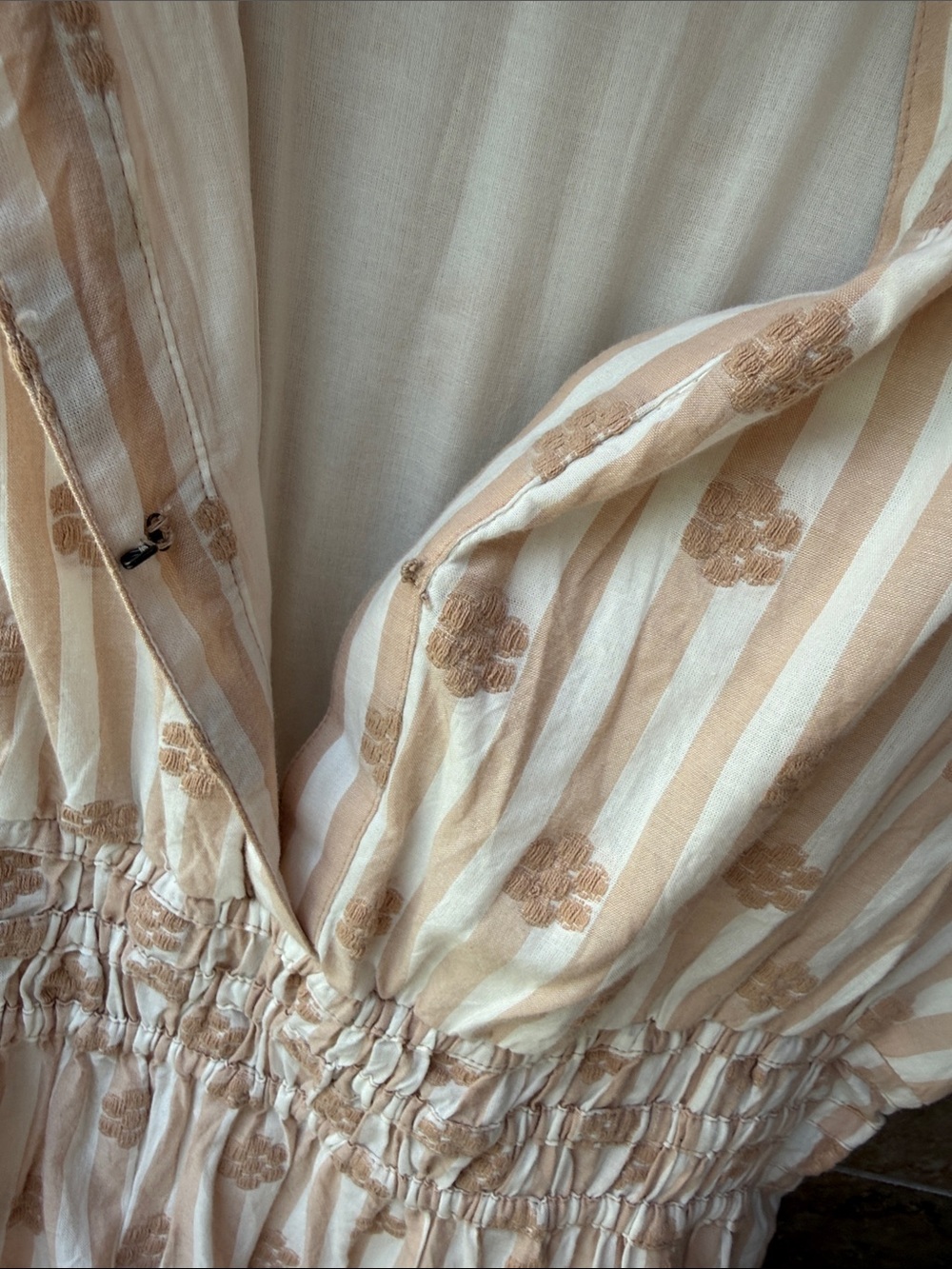 Somerset Maxi Dress Cream Textured Anthropologie Pockets Smocking Tiered Skirt L - Picture 8 of 16
